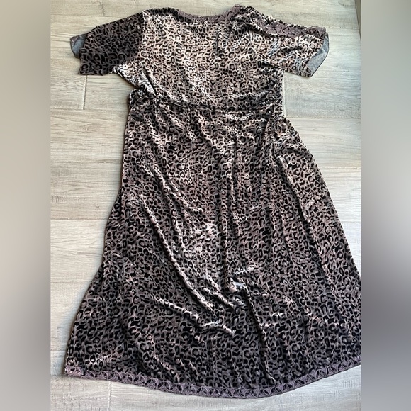 Johnny Was Leopard Velvet Midi Dress XL - Picture 5 of 15